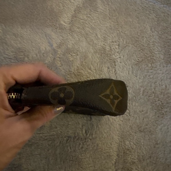 Louis Vuitton Brown Monogram hand/Crossbody Pochette bag. - Picture 5 of 8